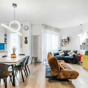 cozy-home-san-siro-duomo-netflix-design.italymilanhotels.net/